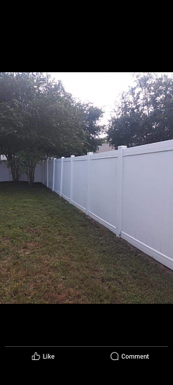 Vinyl fence cleaning